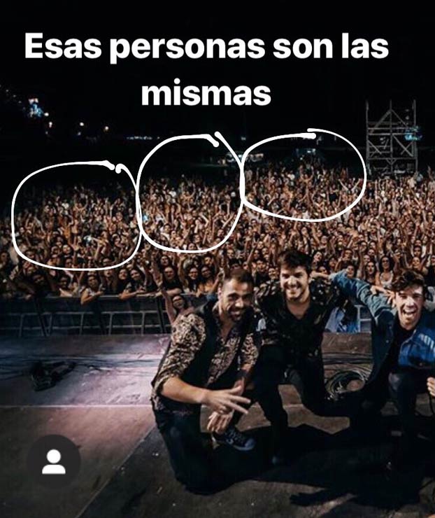 El triunfito Roi Méndez no tiene el éxito esperado en un concierto y rellena los huecos vacíos multiplicando con Photoshop al público