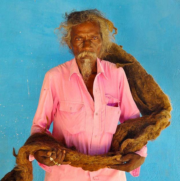 Lleva 40 años sin lavarse el pelo porque las rastas son ''bendiciones de Dios''