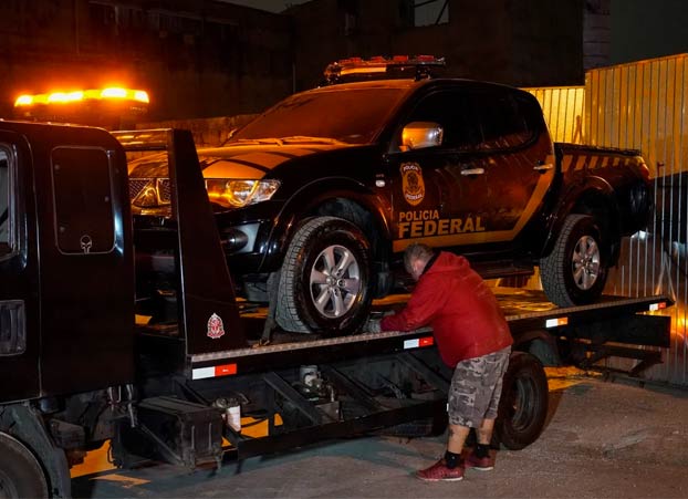 Se disfrazan de policías y roban 750 kilos de oro en el aeropuerto de São Paulo, al estilo 'La Casa de Papel'