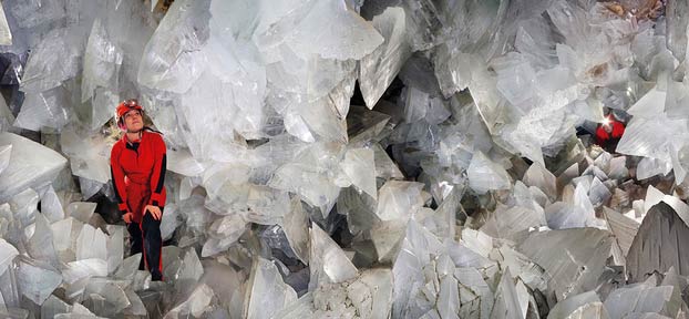 Abren al público 'La Geoda', una cueva de cristales gigantes a 60 metros de profundidad en Almería
