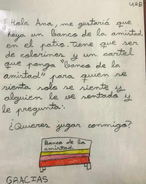 La propuesta de una niña de Burgos a su colegio: poner un banco de la amistad
