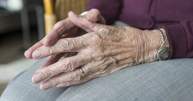 'El club de la lucha': tres empleadas detenidas por organizar peleas clandestinas entre los ancianos de un centro geriátrico