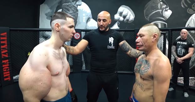 El Popeye ruso se enfrenta en un combate de MMA al blogger Oleg Mongol