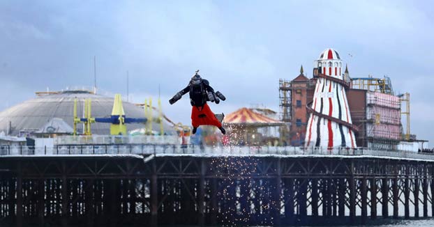 El Ironman de carne y hueso bate el récord de velocidad con su jetpack: 136 km/h