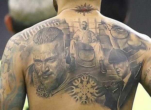 Peaky Blinders, Breaking Bad y Vikingos: Nicolás Otamendi tiene tatuadas las tres series en su espalda