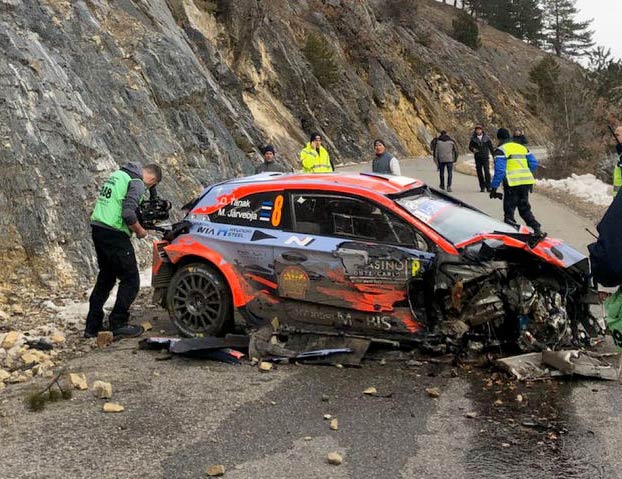 El escalofriante accidente de Ott Tanak en el Rally de Montecarlo: Iba a 185 km/h