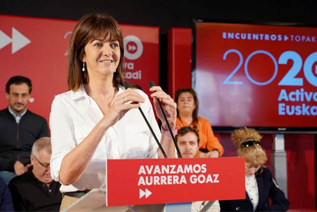 Alf en un mitin del PSOE: ''He tenido que mirar la foto dos veces porque me ha parecido ver a Alf a la derecha''