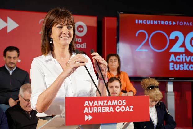 Alf en un mitin del PSOE: ''He tenido que mirar la foto dos veces porque me ha parecido ver a Alf a la derecha''