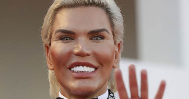 Imágenes de Rodrigo Alves, el 'Ken humano', como mujer transgénero