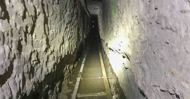 Encuentran el 'narcotúnel' más largo entre México y EE.UU. Tiene raíles, iluminación, ventilación y hasta un ascensor