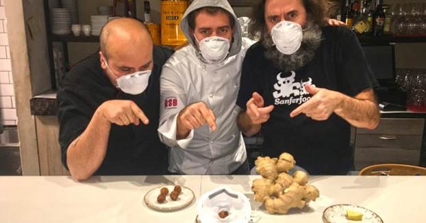 El restaurante Baserriberri de Pamplona crea el ''Croquetavirus'', un pincho que se come con una mascarilla