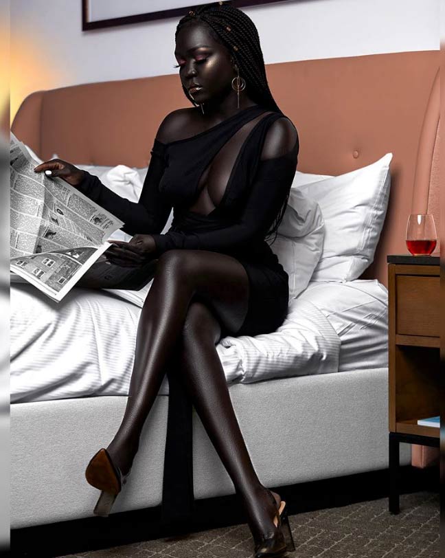 Nyakim Gatwech, la modelo con la piel más oscura del mundo