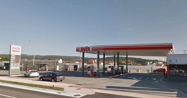 Un empleado de gasolinera de A Laracha (en A Coruña) clava un destornillador a un cliente porque le tosió