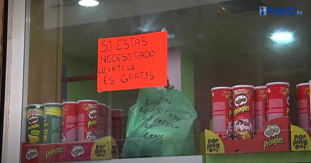 ''Si lo necesitas, llévatela. Es gratis'', iniciativa de un comerciante en su tienda de alimentación