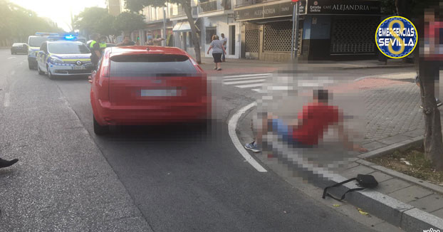 Atropellado tras robar a una mujer en la avenida Hytasa de Sevilla