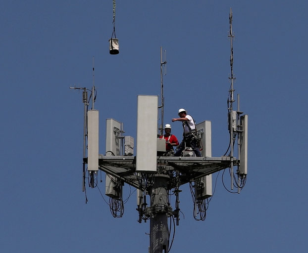 Secuestran a 8 instaladores de antenas de 5G en Perú porque creían que sus aparatos transmitían el coronavirus