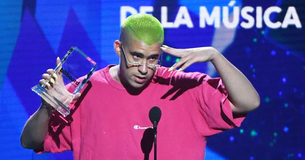 Bad Bunny es reconocido como el mejor compositor del año