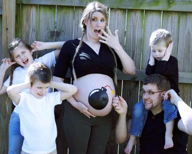 Foto de familia de la llegada de su cuarto hijo