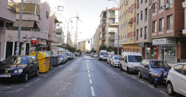 Un hombre intenta apuñalar a una joven en un bar de Málaga porque ''estaba muy buena''