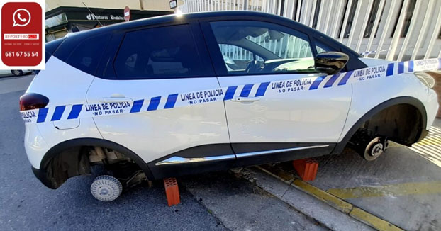 Roba las cuatro llantas de un coche estacionado en la calle para regalárselas a su novia