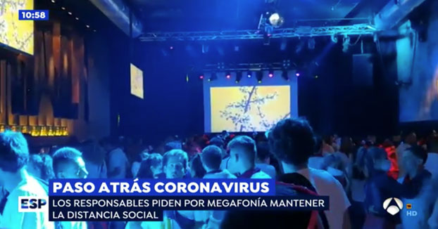 Decenas de jóvenes burlan al coronavirus en una discoteca de Pamplona sin ninguna medida de seguridad