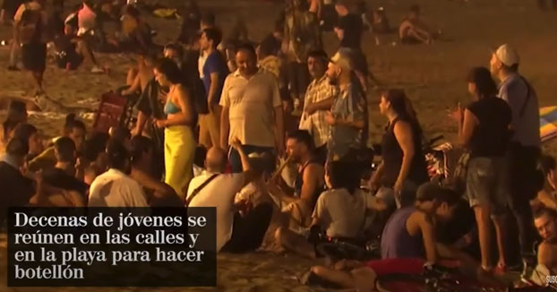 Descontrol en los macrobotellones de Barcelona: "Nos ponemos la mascarilla cuando viene la Policía"