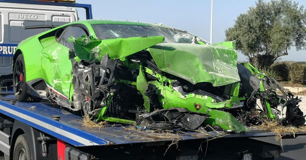 Un Lamborghini Huracán se estrella contra una caseta de Endesa en Huelva. Fotos y vídeos de cómo quedó el coche