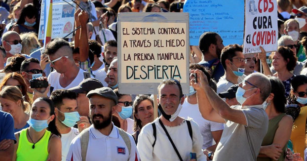 Uno de los asistentes a la manifestación antimascarillas de Colón ingresa con una neumonía por coronavirus