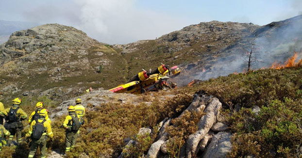 Se estrella un hidroavión cuando participaba en la extinción de un incendio forestal en Ourense