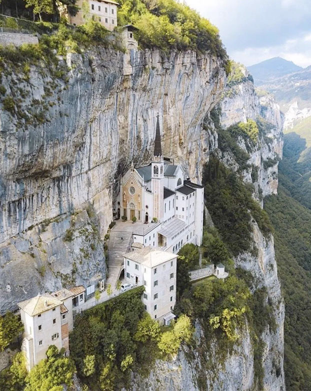 Madonna della Corona