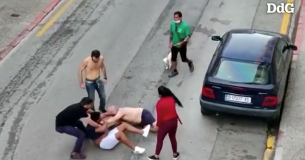 Pelea en una calle de Girona por un coche mal aparcado