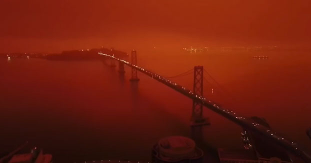 Alguien ha puesto la música de Blade Runner a un vídeo de San Francisco teñido de naranja por los incendios