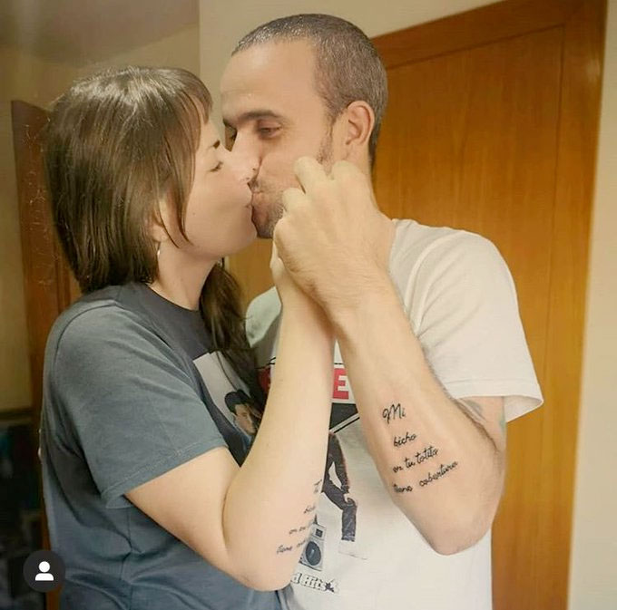Esta pareja ya está unida para siempre: ''Tu bicho en mi totito tiene cobertura''