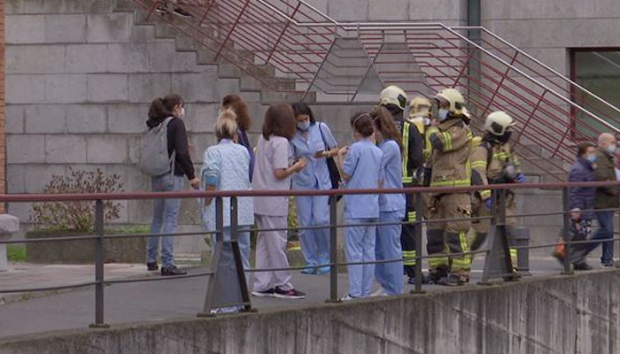 Una enferma de coronavirus provoca un incendio en el hospital de Basurto al fumar en su habitación