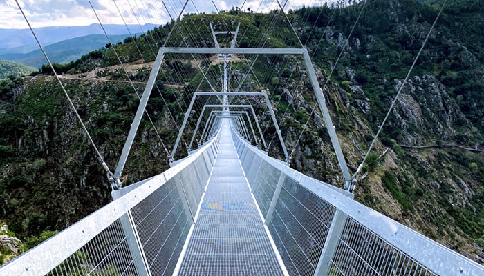 El puente peatonal en suspensión más largo del mundo está en Arouca, muy cerca de Oporto, en Portugal