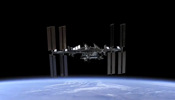 La Estación Espacial Internacional desde una nave Dragon en aproximación