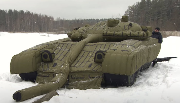 Los tanques hinchables que utiliza el ejército ruso como objetivo señuelo para engañar al enemigo