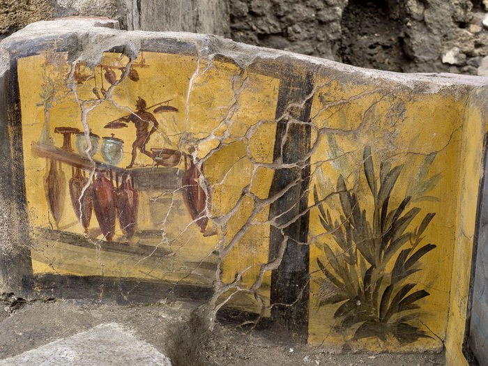 Descubren en Pompeya un termopolio, donde se servía comida y bebida