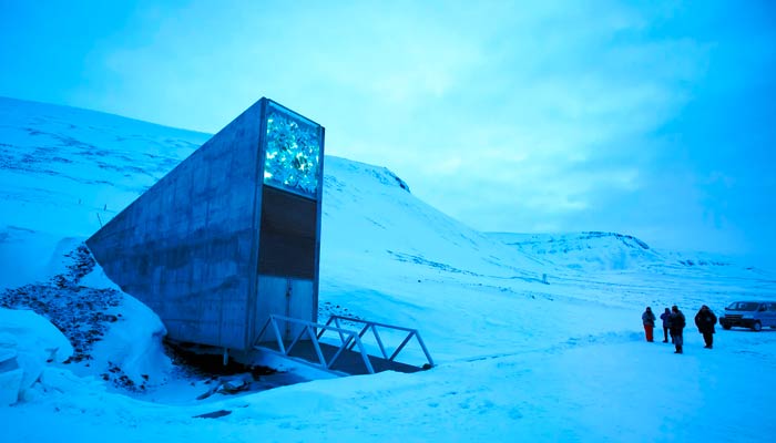 El Banco Mundial de Semillas de Svalbard, un enorme almacén subterráneo de semillas de miles de plantas de cultivo de todo el mundo