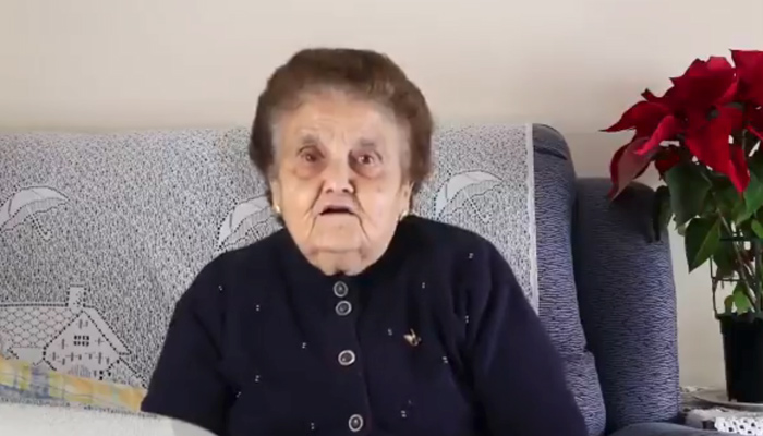 Una abuela se vuelve viral al defender Extremadura de los comentarios negativos de un youtuber