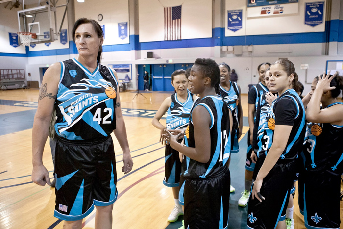 Gabrielle Ludwig: una jugadora de baloncesto de 2 metros de altura y 100 kilos de peso... que antes era un hombre