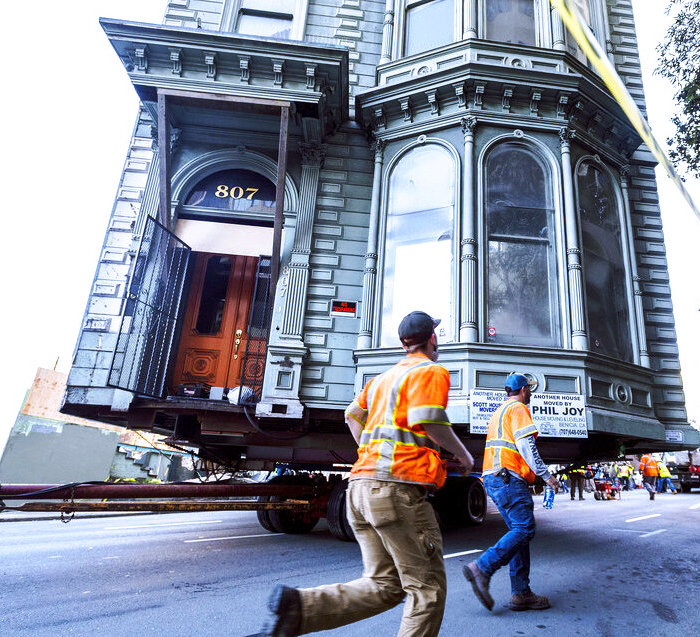 Mueve su casa Victoriana en San Francisco para colocarla en otra calle