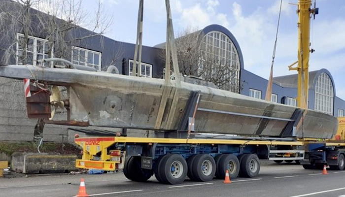 El primer narcosubmarino interceptado en Europa ha llegado a la Escuela Nacional de Policía de Ávila, donde quedará en depósito