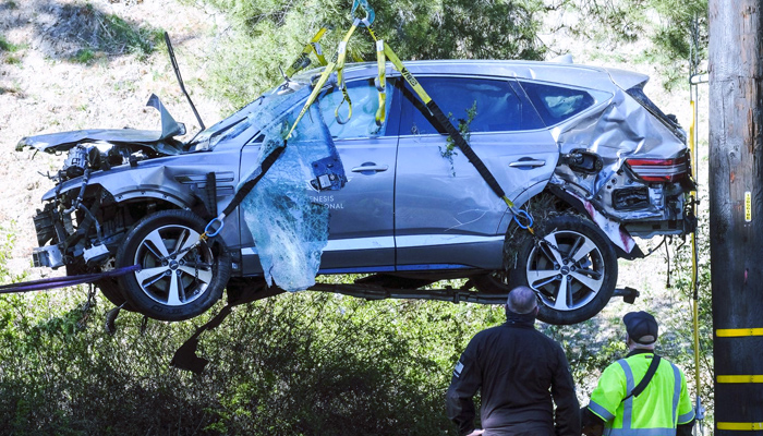 Tiger Woods sufre un grave accidente de coche cerca de Los Ángeles. Vídeo de la zona del accidente y cómo quedó el coche