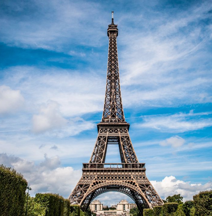 La Torre Eiffel cambia de color: dejará el marrón y será pintada de dorado