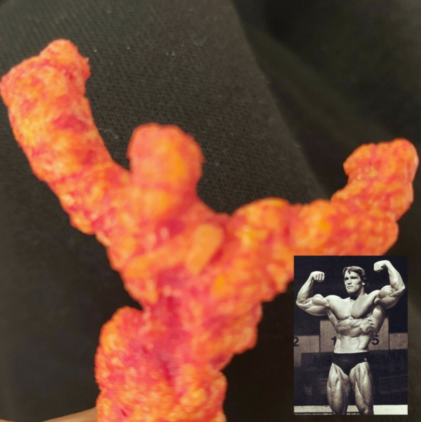 Un Cheeto que se parece a Arnold Schwarzenegger se vende por más de 8.000 euros