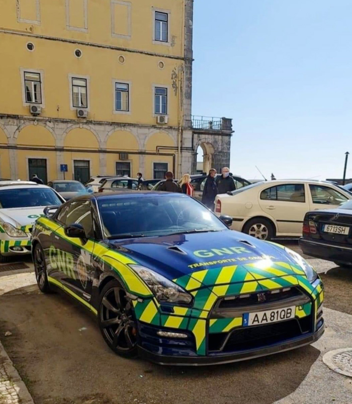 El nuevo coche de la Policía de Portugal para misiones de transporte de órganos