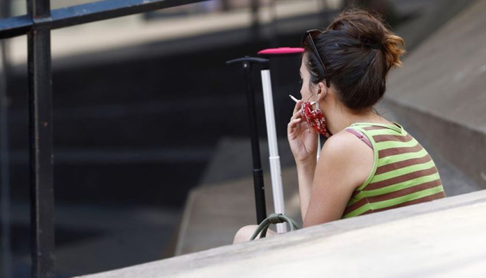 La Policía de Lugo localiza a un viandante sin mascarilla y fumando, tras recibir un aviso desde Alicante