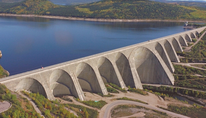 La presa Daniel-Johnson, una de las más grandes del mundo, a vista de dron