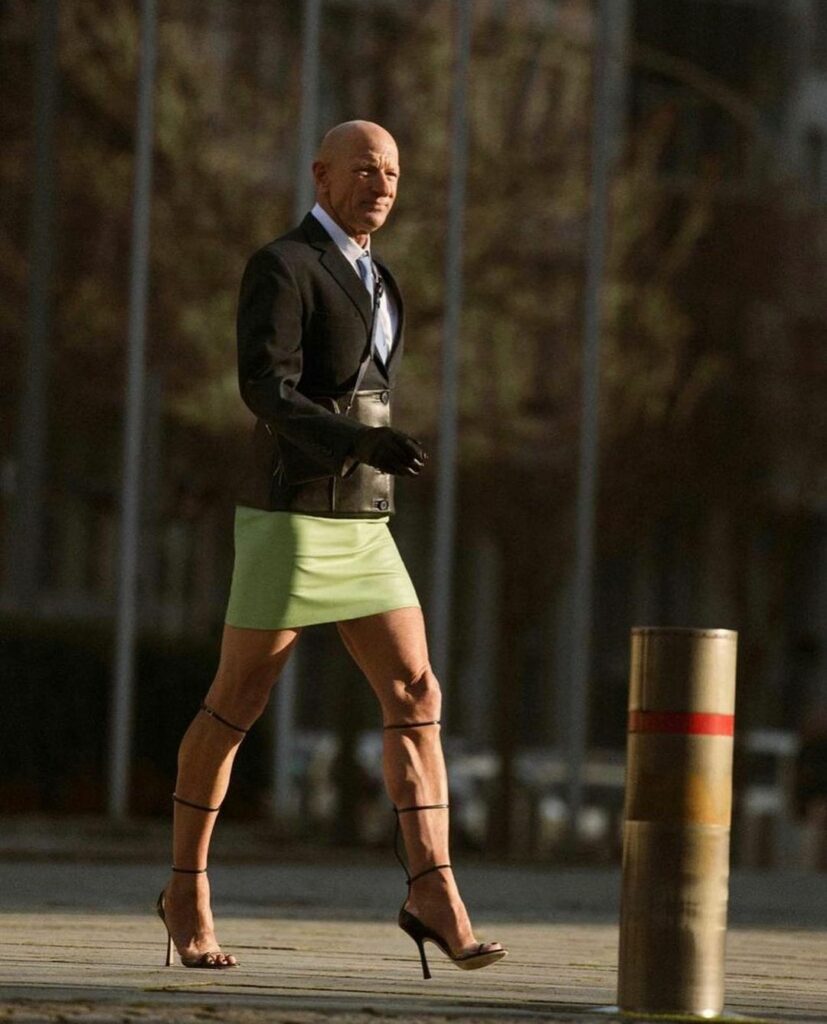 Mark Bryan es un ingeniero robótico heterosexual, de 62 años que vive en Berlín quien hace 5 años empezó a vestir con tacones de aguja y faldas para ir a trabajar sencillamente porque le gusta vestir así
